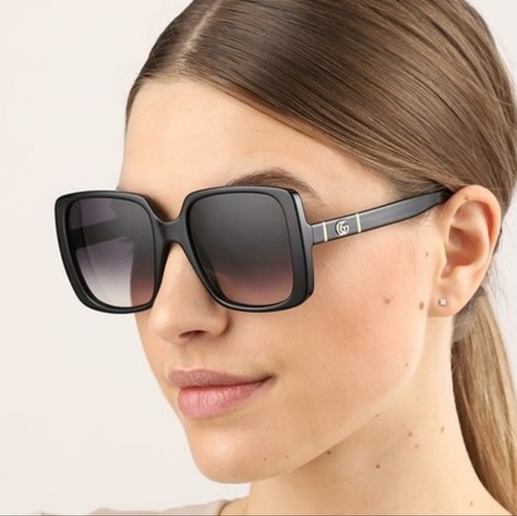 NEW GUCCI WOMEN'S OVERSIZED SQUARE SUNGLASSES GG0632S 001 BLACK GUCCI - Picture 3 of 13